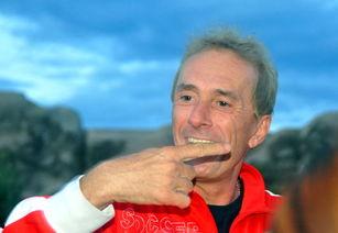 谁在偷看奥利弗,是谁在暗中窥视奥利弗的秘密？