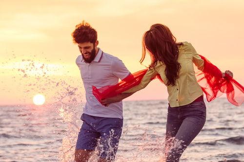 两个恋爱,两颗心共筑的爱情篇章